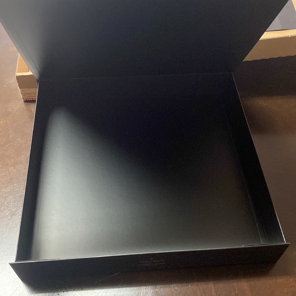 🆕🇨🇦 NEW!! Canada Goose Large Jacket Box cover 📦 - Picture 5 of 10